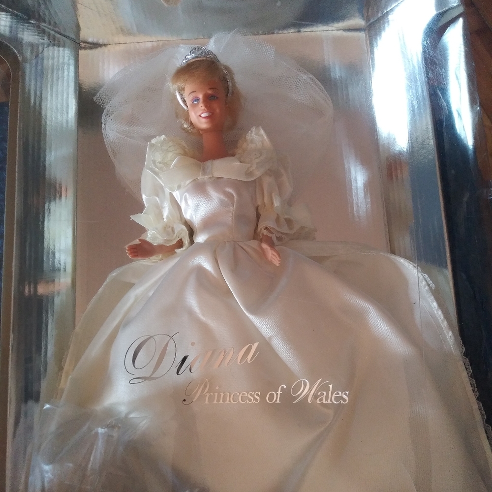 Diana princess of Wales vintage wedding doll 1997
